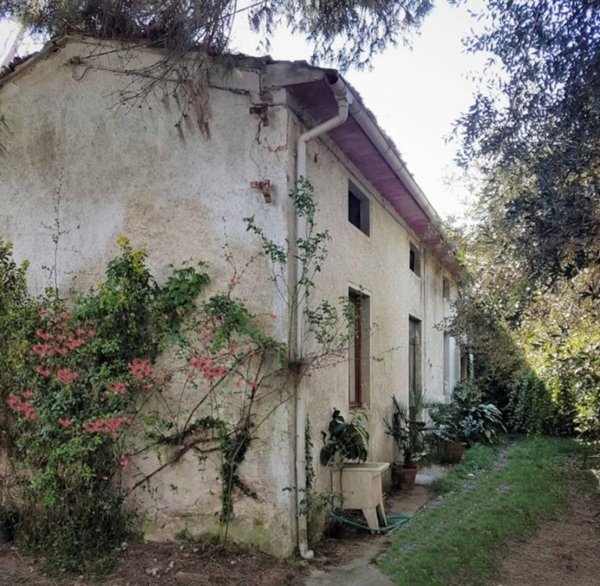 casa indipendente in vendita a Viareggio in zona Migliarina