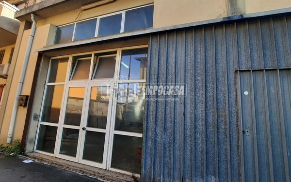 locale di sgombero in vendita a Viareggio