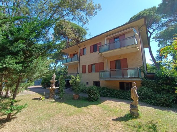 casa indipendente in vendita a Viareggio in zona Torre del Lago