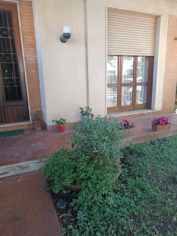 casa indipendente in vendita a Viareggio in zona Marco Polo