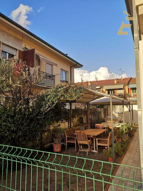 casa indipendente in vendita a Viareggio in zona Migliarina