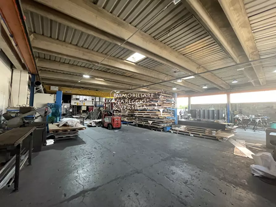 locale di sgombero in vendita a Viareggio