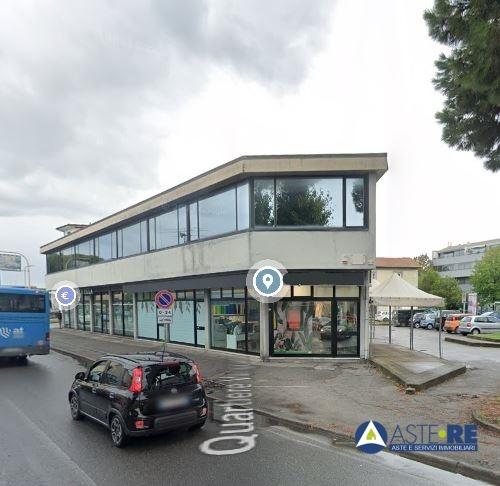 locale commerciale in vendita a Viareggio