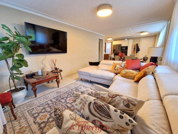 casa indipendente in vendita a Viareggio