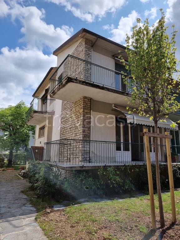 casa indipendente in vendita a Viareggio in zona Centro Storico