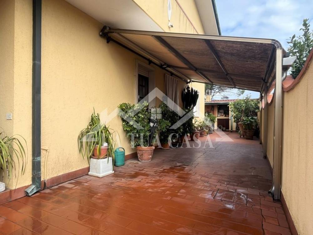 casa indipendente in vendita a Viareggio in zona Migliarina