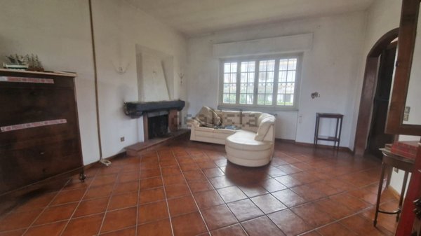 casa indipendente in vendita a Viareggio in zona Migliarina