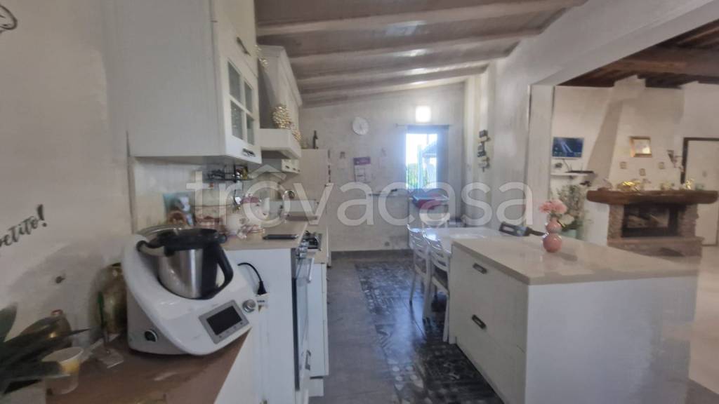 casa indipendente in vendita a Viareggio