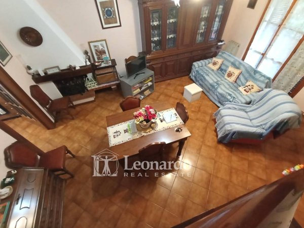 casa indipendente in vendita a Viareggio