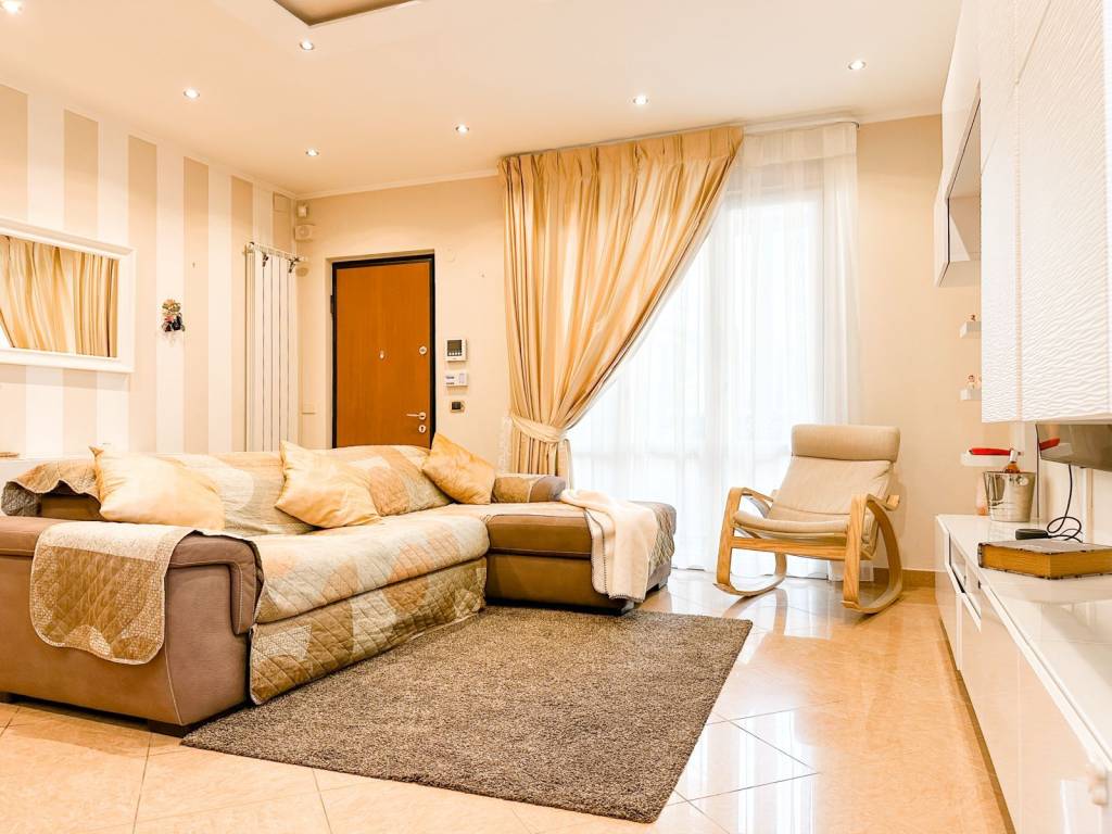 casa indipendente in vendita a Viareggio