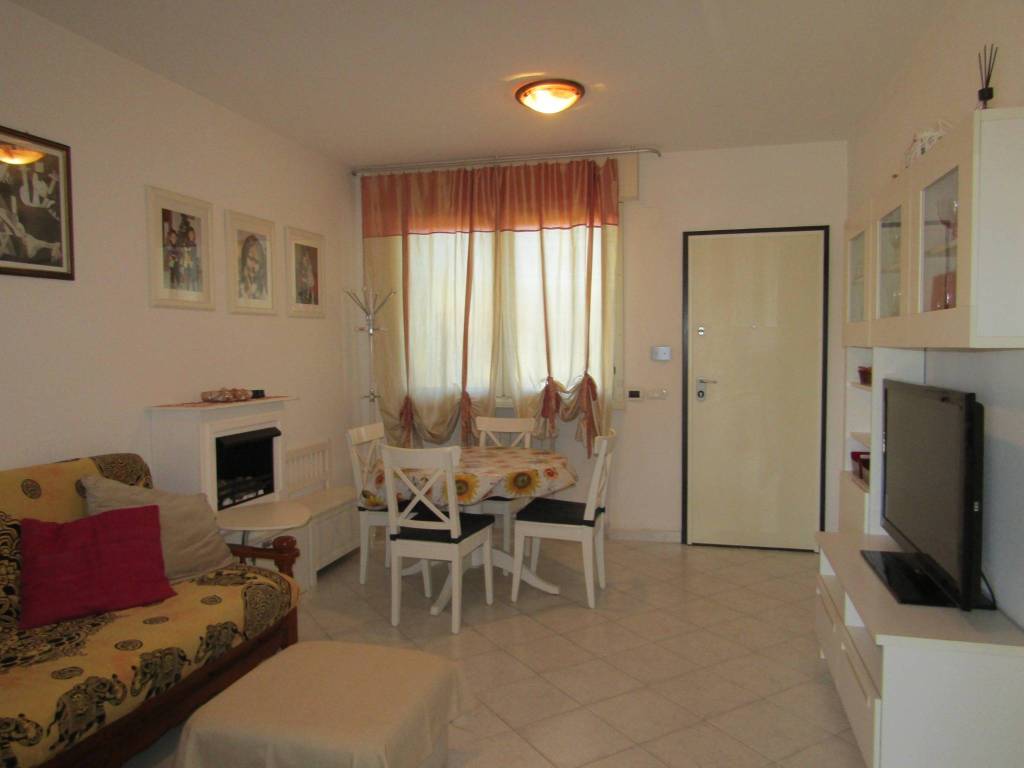 appartamento in vendita a Viareggio in zona Migliarina