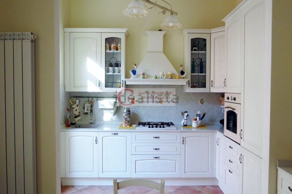 casa indipendente in vendita a Viareggio