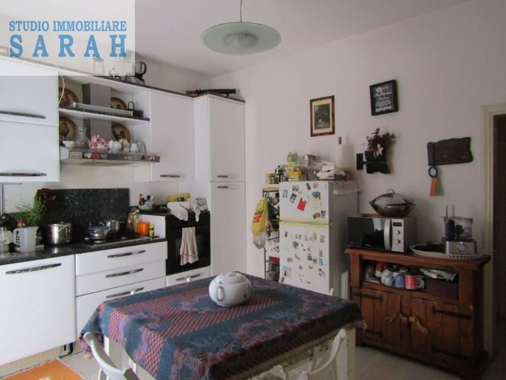 casa indipendente in vendita a Viareggio in zona Centro Storico