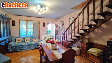 casa indipendente in vendita a Viareggio