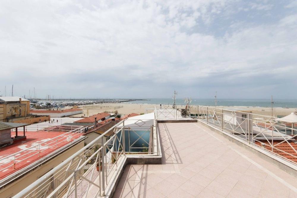 casa indipendente in vendita a Viareggio