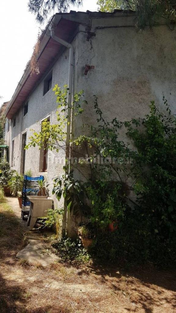 casa indipendente in vendita a Viareggio