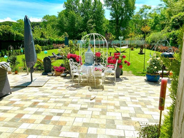 casa indipendente in vendita a Viareggio in zona Torre del Lago