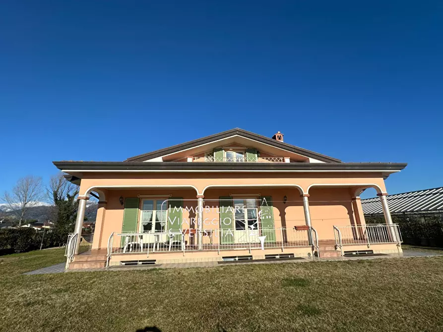 casa indipendente in vendita a Viareggio