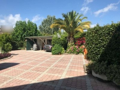 casa indipendente in vendita a Viareggio