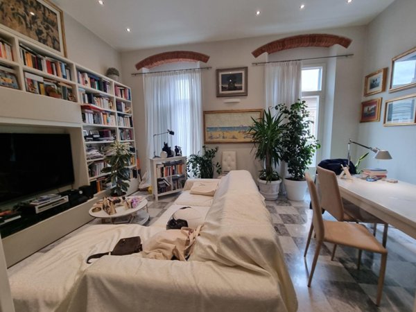 casa indipendente in vendita a Viareggio in zona Centro Storico