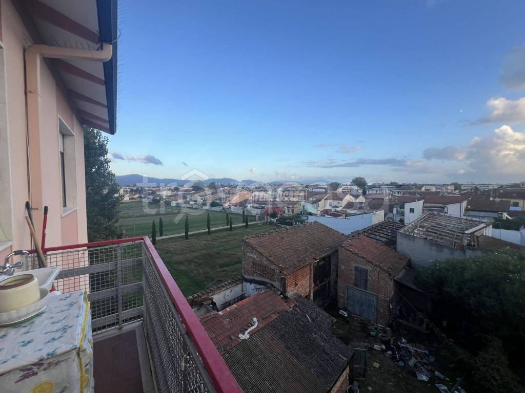 appartamento in vendita a Viareggio in zona Migliarina