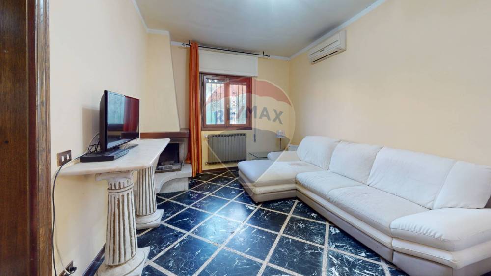 casa indipendente in vendita a Viareggio in zona Torre del Lago