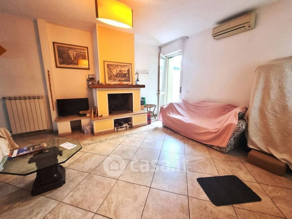 casa indipendente in vendita a Viareggio