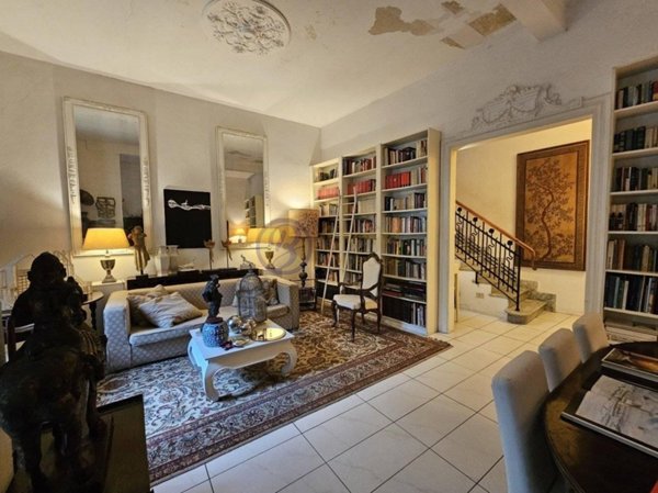 casa indipendente in vendita a Viareggio in zona Centro Storico