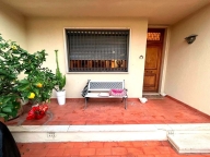 casa indipendente in vendita a Viareggio in zona Campo d'Aviazione