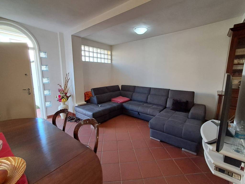 casa indipendente in vendita a Viareggio in zona Campo d'Aviazione