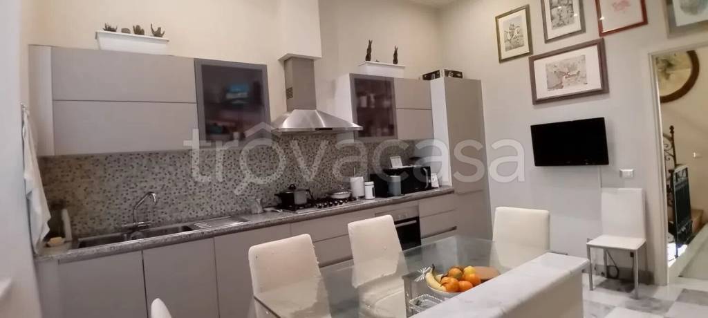 casa indipendente in vendita a Viareggio