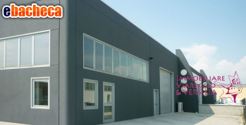 negozio in vendita a Viareggio in zona Migliarina