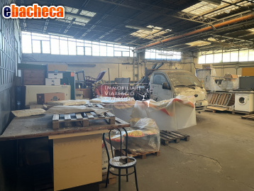 locale di sgombero in vendita a Viareggio