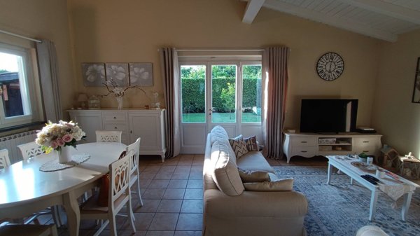 casa indipendente in vendita a Viareggio