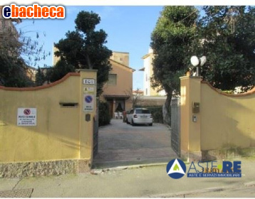casa indipendente in vendita a Viareggio