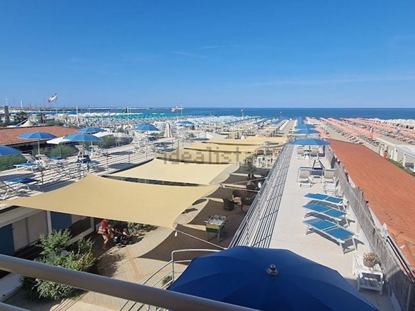 negozio in vendita a Viareggio in zona Centro Storico