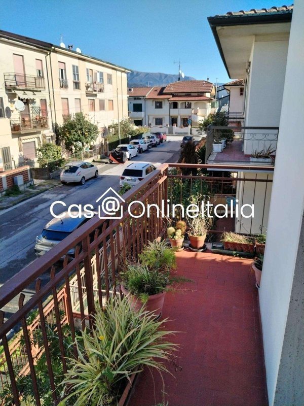 appartamento in vendita a Viareggio in zona Migliarina