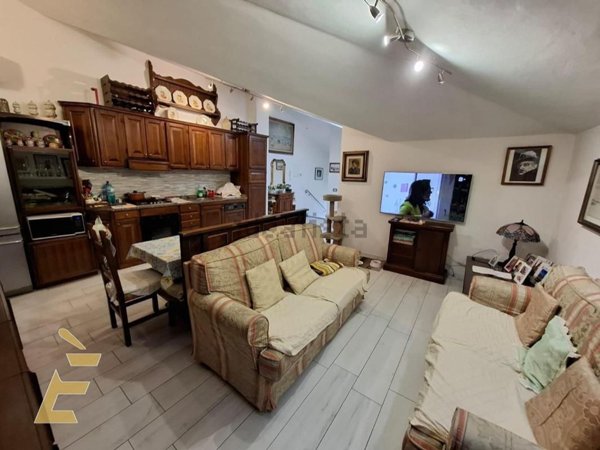 casa indipendente in vendita a Viareggio in zona Marco Polo