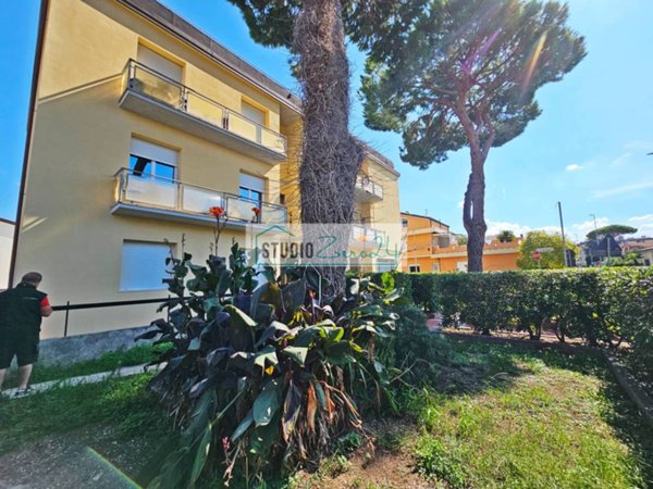 appartamento in vendita a Viareggio in zona Campo d'Aviazione