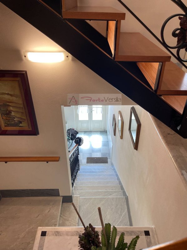 casa indipendente in vendita a Viareggio in zona Centro Storico