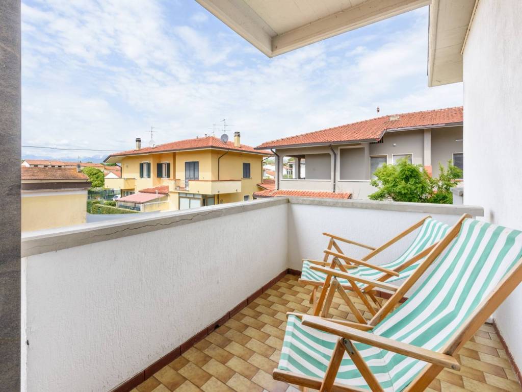 appartamento in vendita a Viareggio in zona Torre del Lago