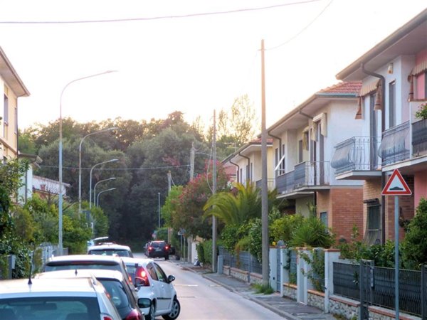 casa indipendente in vendita a Viareggio in zona Campo d'Aviazione