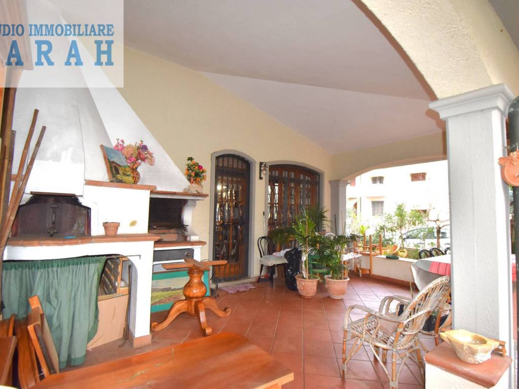 casa indipendente in vendita a Viareggio in zona Campo d'Aviazione