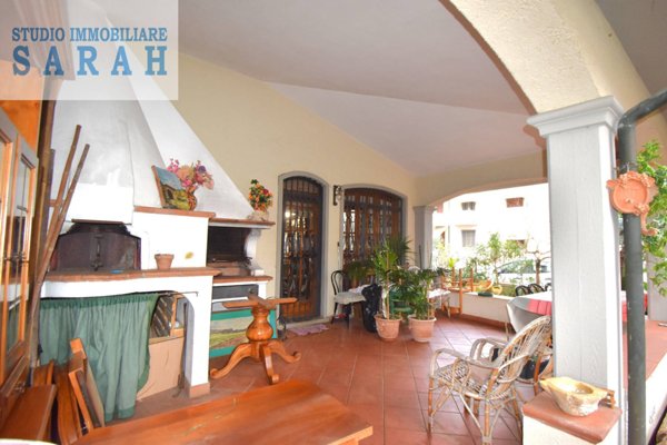 casa indipendente in vendita a Viareggio in zona Campo d'Aviazione