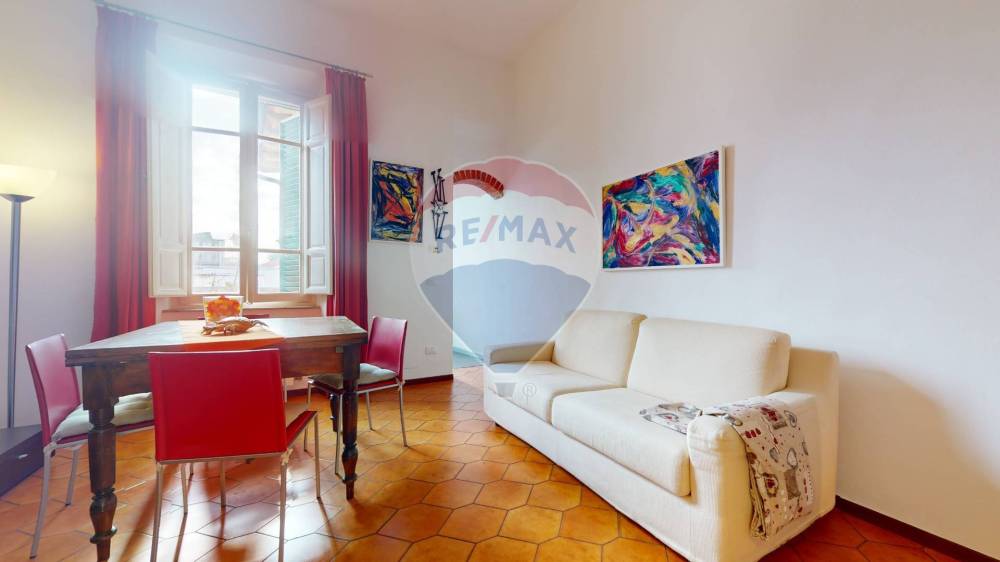 casa indipendente in vendita a Viareggio