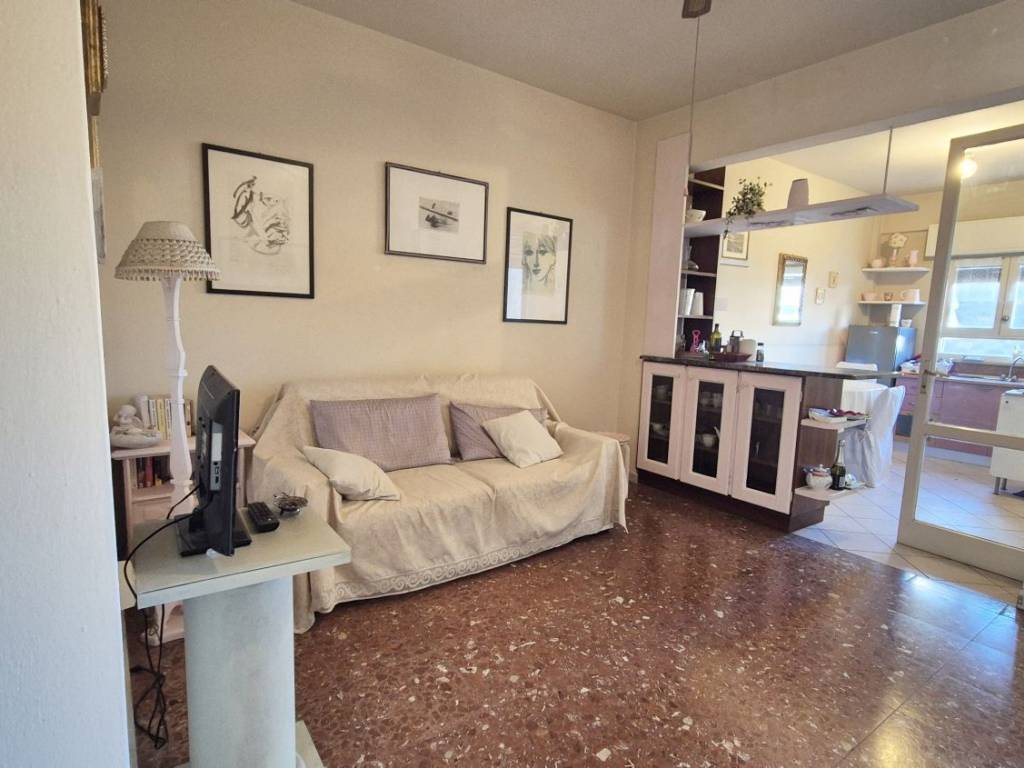 appartamento in vendita a Viareggio in zona Marco Polo