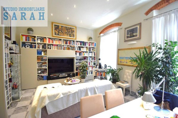 casa indipendente in vendita a Viareggio