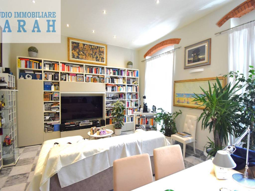 casa indipendente in vendita a Viareggio