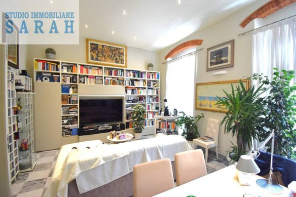 casa indipendente in vendita a Viareggio