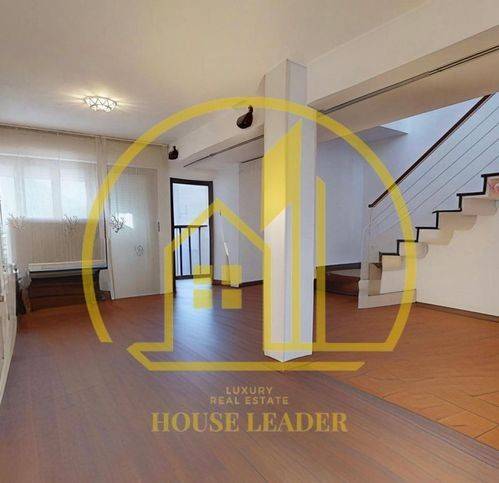 casa indipendente in vendita a Viareggio